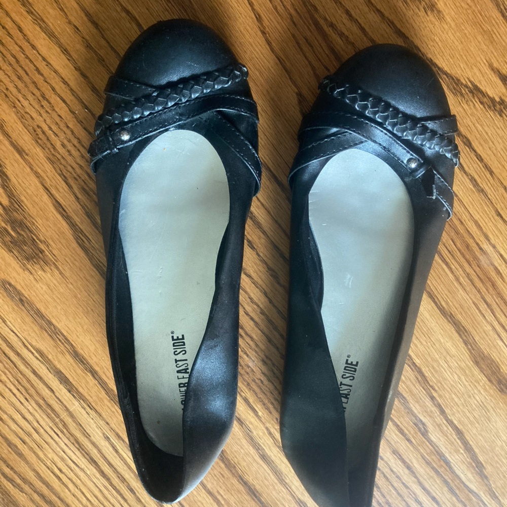 Woman’s sz 9 1/2 lower east side flats